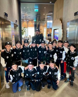 🏒 Nová sezóna je tady! 🤩 🫵 Chceš, aby i tvůj tým vypadal takhle dobře? 👉 Napiš nám a společně vymyslíme týmové oblečení,...